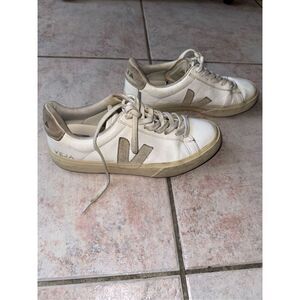 Veja Campo Leather Sneaker